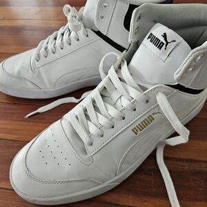 Puma Men's White and Black Sneakers